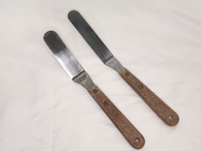 Wilton 8” & Marpol 7.5" Stainless Offset Blade Cake Icing Knives Wood Vintage