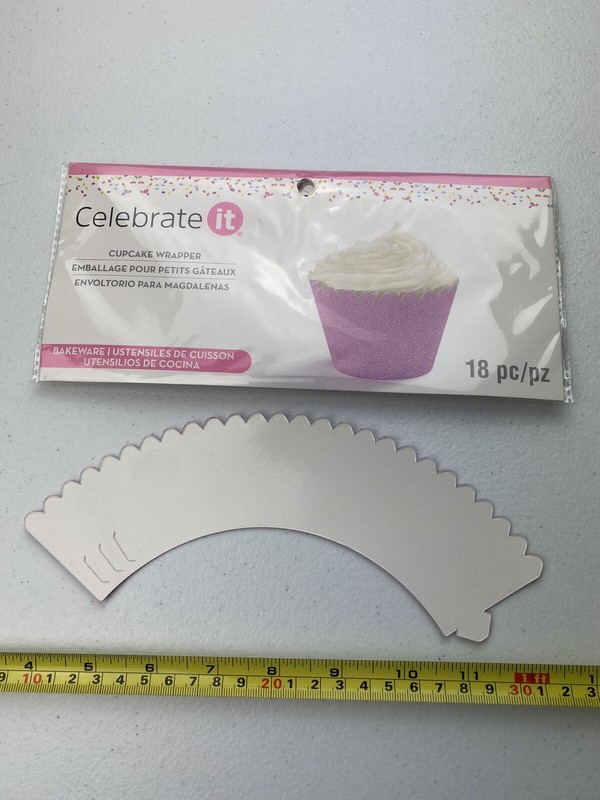 NEW Celebrate It Cupcake Wrappers 18 Pieces Glittery Pink K gallery