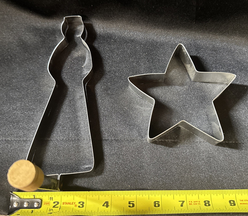 Lot of two LARGE metal cookie cutters 7.5 inch angel & 5 inch star (G)
