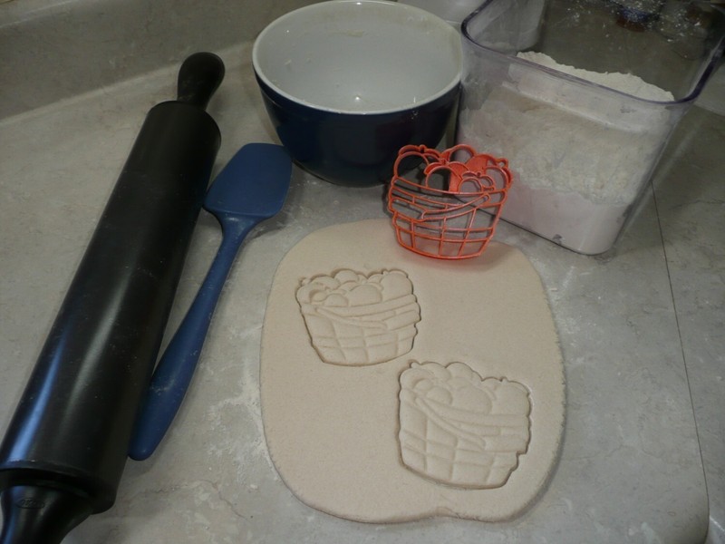 PEACH BASKET FRUIT PICKING ORCHARD HARVEST SUMMER COOKIE CUTTER USA PR4856 gallery