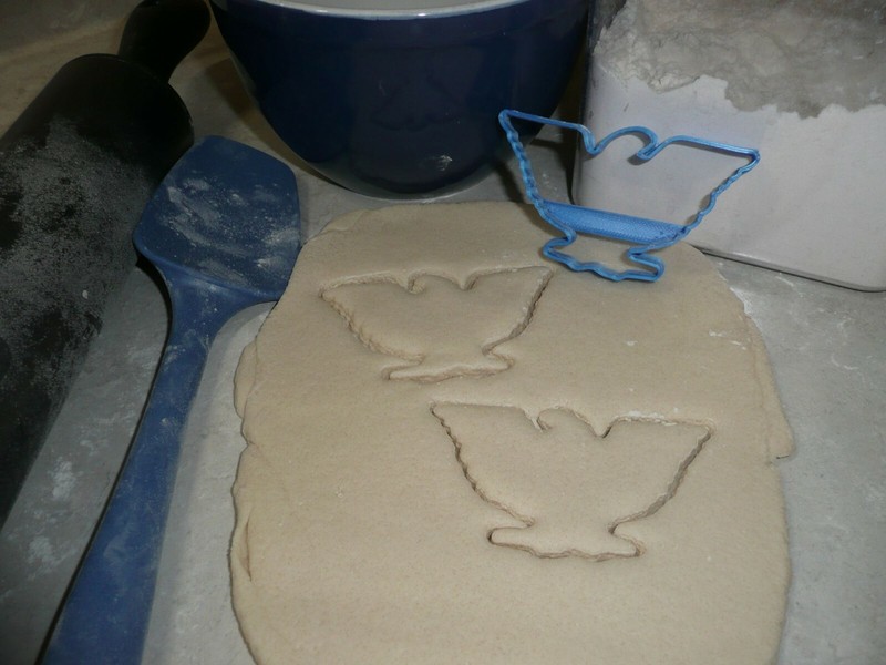 EAGLE OUTLINE LARGE BIRD FLY FLYING AMERICAN ANIMAL COOKIE CUTTER USA PR2747 gallery