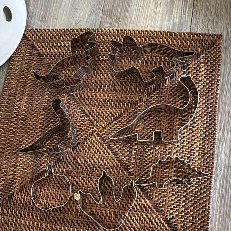 Silver Metal Dinosaur Cookie Cutter Set, 8-Pack Standard Size, Easy Clean