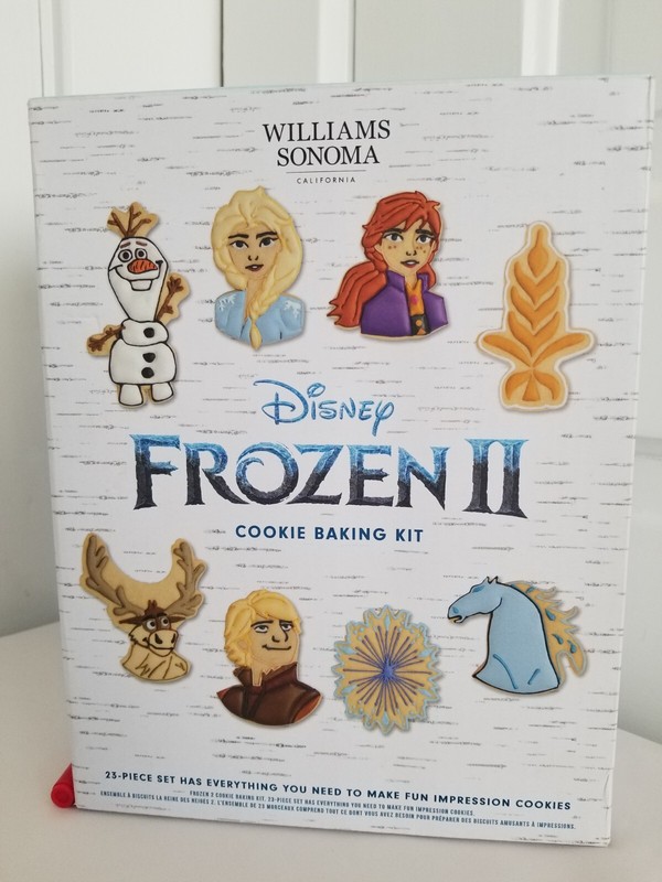 Williams-Sonoma DISNEY FROZEN 2 Movie Cookie Cutter + Piping Bag Set Kit