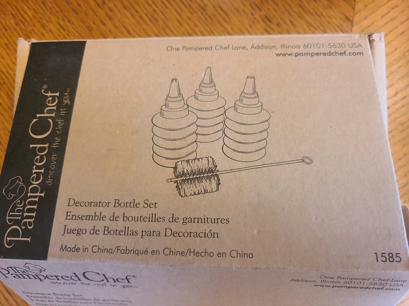 Pampered Chef Decorator Bottle Set #1585 w/ Tips and Cleaning Brush gallery