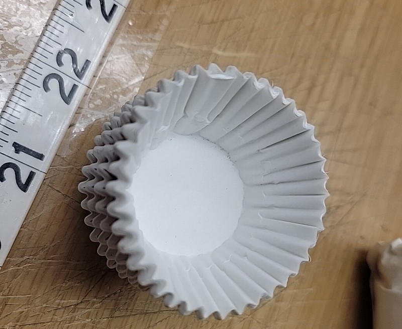 Hoffmaster 500 Pcs Fluted Baking Cup Liner White 1-1/4" Bottom NEW! gallery