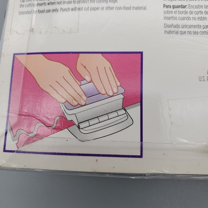 Wilton Waves Border Cutting Insert Sugar Sheets Decorating Supplies NIP Baking gallery