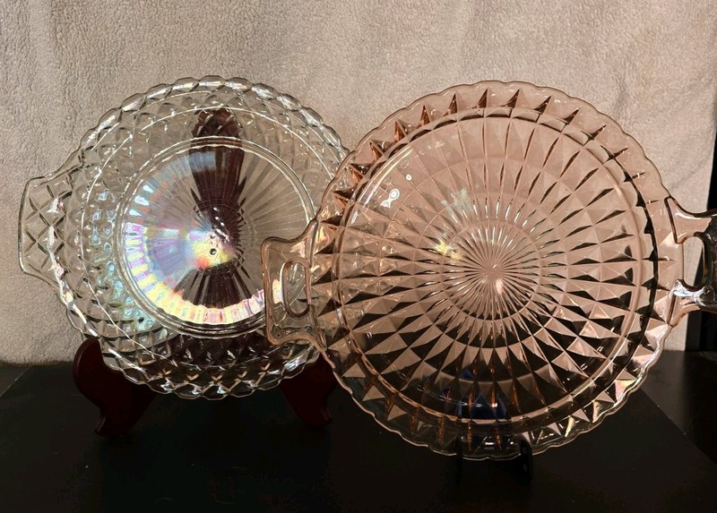 Set Of 2 Vintage Cake Plates 1 Anchor Clear 1 Jeanette Pink 10″x12″ W/ Handles