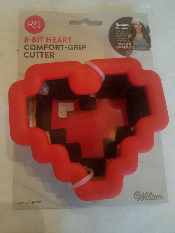 Wilton 8-Bit Heart Comfort-Grip Cutter