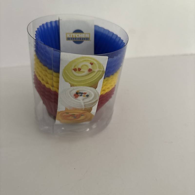 Kitchen Collection Set of 12 Silicone Baking Cups – New – Free Shipping