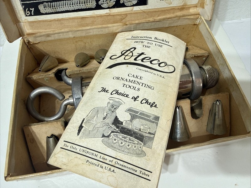 Ateco Icing Set Vintage Pastry Cake Decorator Decorating Kit 12 Tips & Book #556