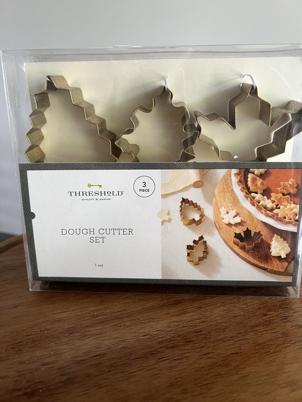 Cookie Cutters Set Leaves Ceramic covered Metal by Threshold Non-Stick New gallery