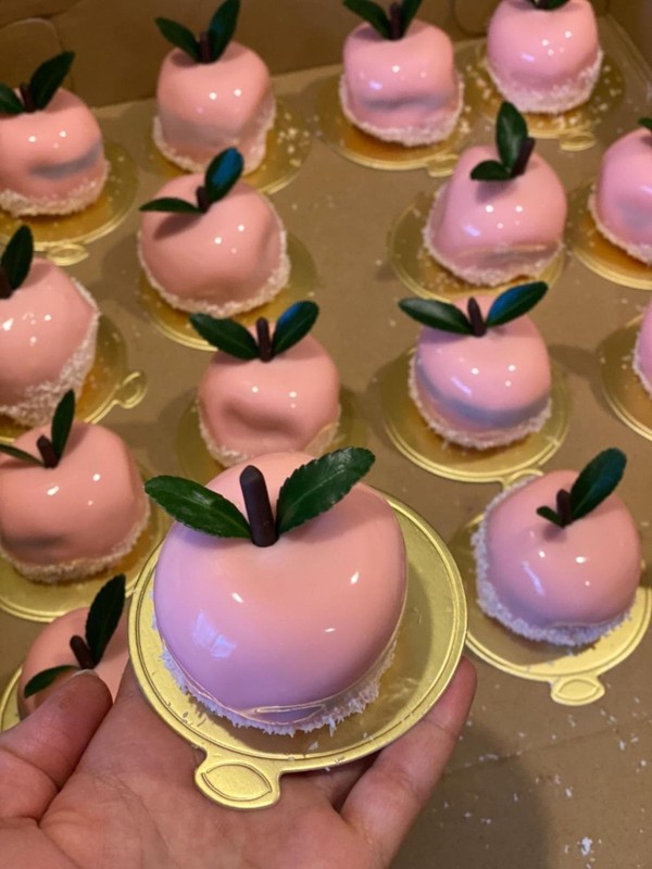 100PCS 3.15-in Mini Round Gold Cake Boards, Mousse Cupcake Base, Dessert Board gallery