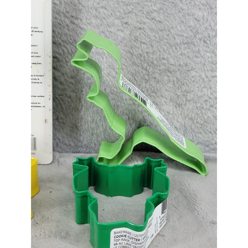 Lot Of Fondant Cutters Cookie Cutters Baking Tools Set Leaf Flower Foot Apple gallery