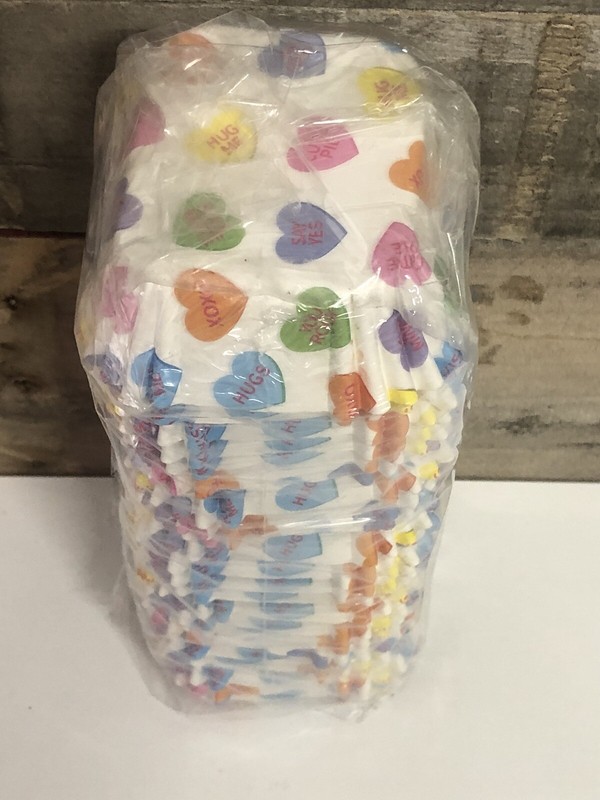 600Pcs Valentine’s Day Cupcake Liners Heart Baking Cups Holders Conversation
