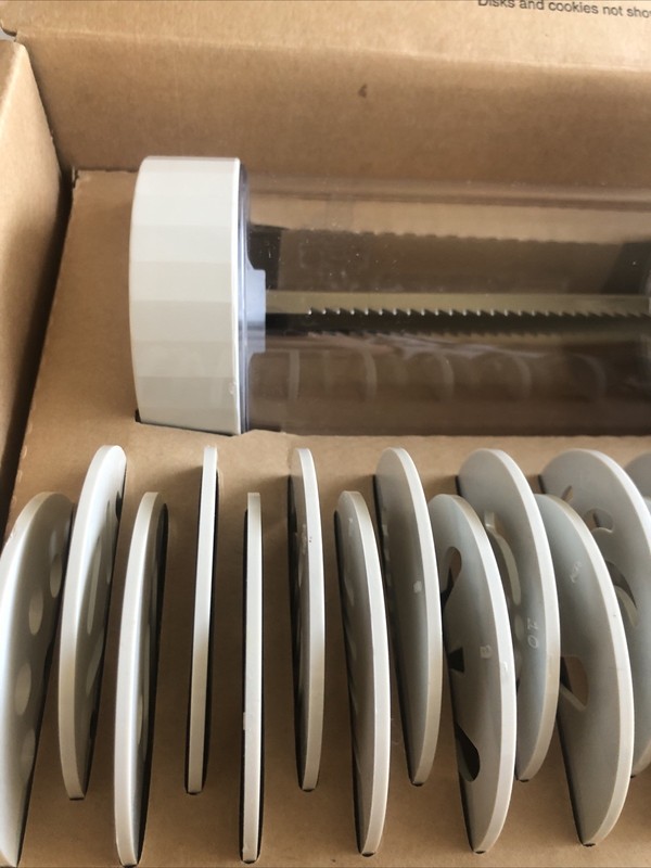 NEW! Pampered Chef Cookie Press, 16 Discs and Instructions 1525 Baking Kitchen gallery