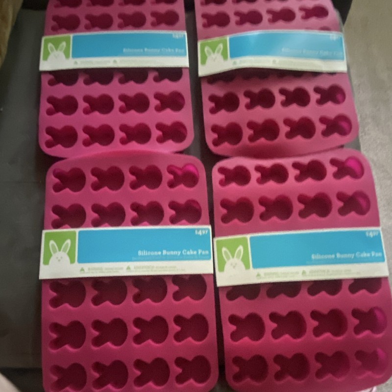Pink Silicone Bunny Cake Pan Mold, 24-Cavity Easter Bunny Shape