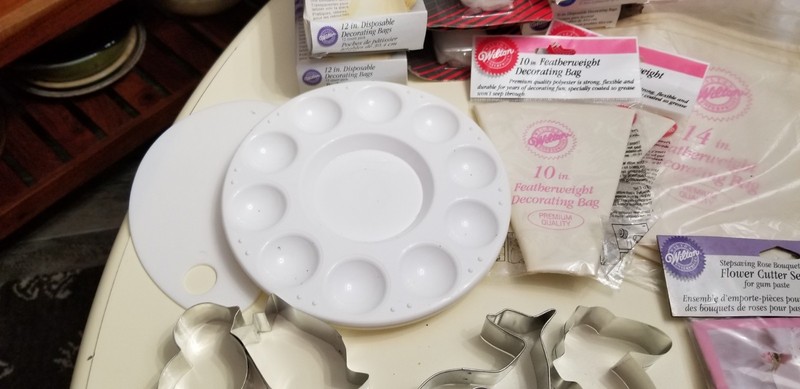 VTG Huge Wilton Cake Decorating Lot Birthday Wedding Over 100 Tips gallery