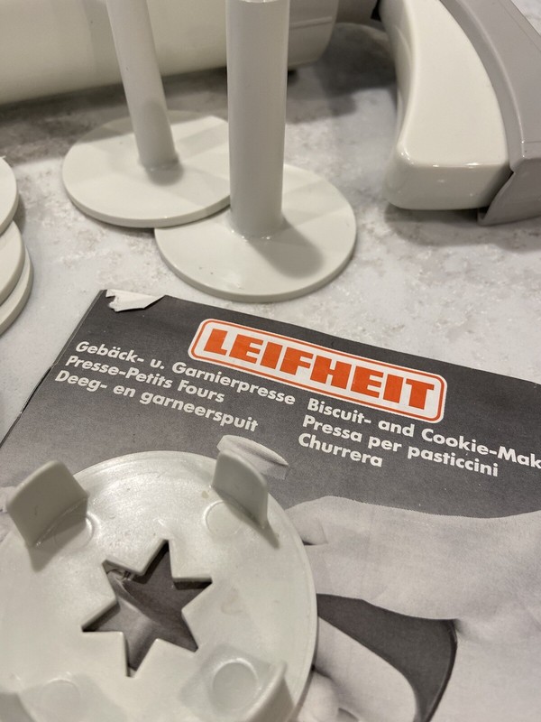 Leifheit cookie maker, dies & instruction booklet gallery