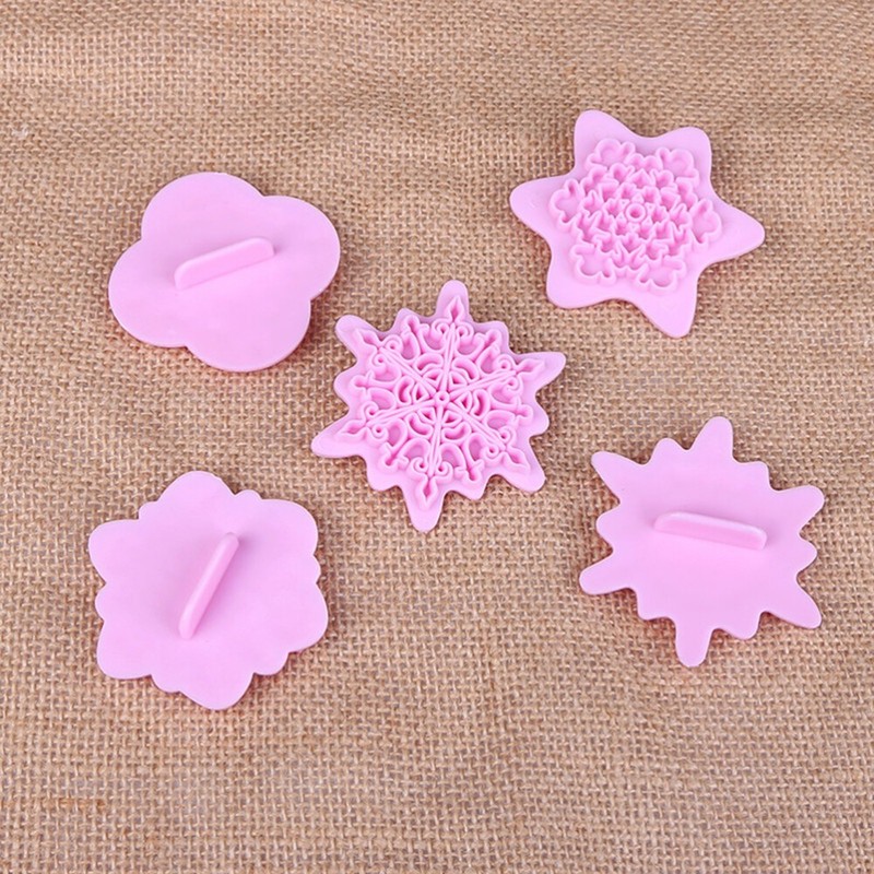 5 Pcs Snowflake Cookie Cutter Plastic Christmas Ice Cube Mould Crayon Piece Set gallery