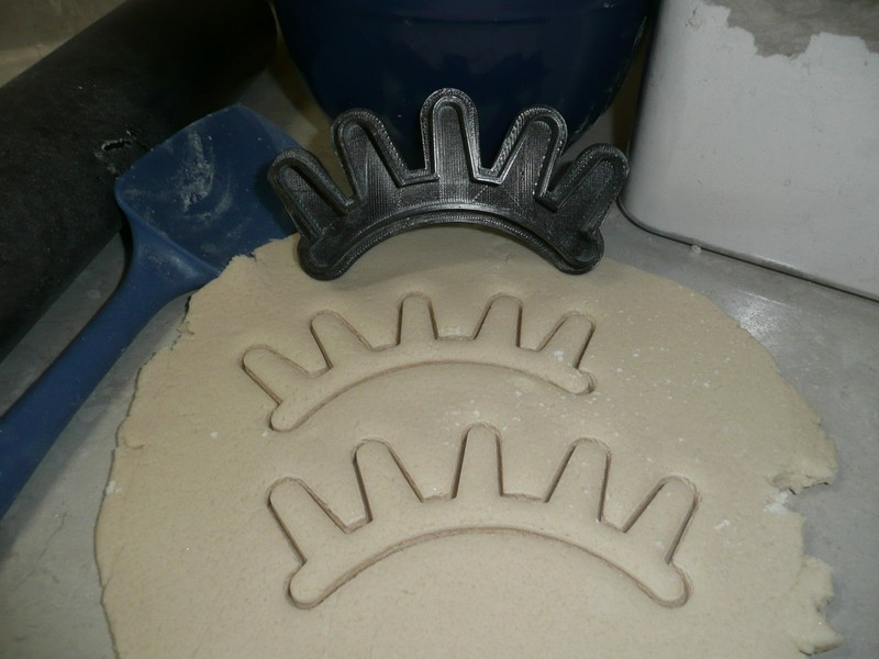 EYELASH EYE LID LASH MAKE UP MASCARA SPA GIRLS DAY COOKIE CUTTER USA PR2182 gallery