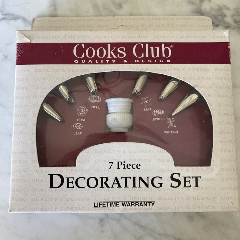 Cake Decorating Lot Wilton Cooks Club Bags Cupcake Injector More gallery