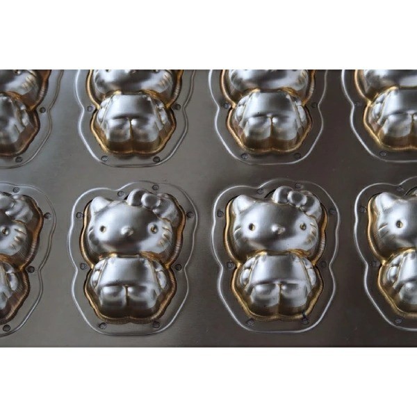 Hello Kitty Baking Mold Tray 8 Cavities Silicone Coated Cake Pan Madeleine mold gallery