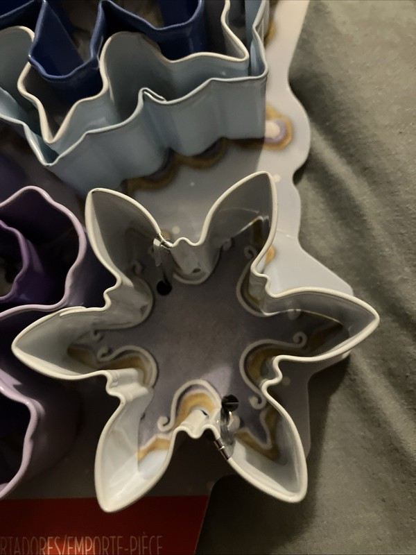 Wilton Metal Cookie Cutter Set 7 Snowflake NEW! gallery