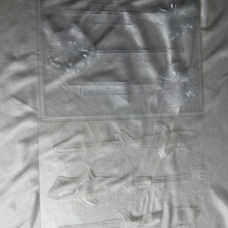 Mixed Lot of 14 Clear Plastic Chocolate Molds-OCEAN/BEACH/SUMMER gallery