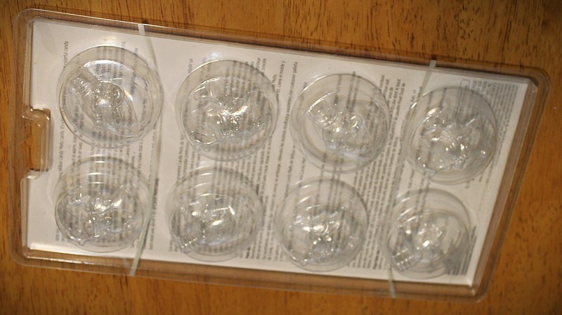 Wilton ~ HOLIDAY COOKIE CANDY - CHOCOLATE MOLD - 2PC SET #2115-1766 - 4 Designs gallery