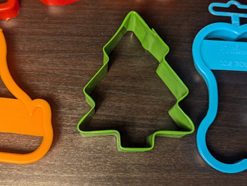 Vintage Lot of 5 Plastic 1 Metal Cookie Cutters - Dog, Dog Bone, Ghost, Tree ETC gallery