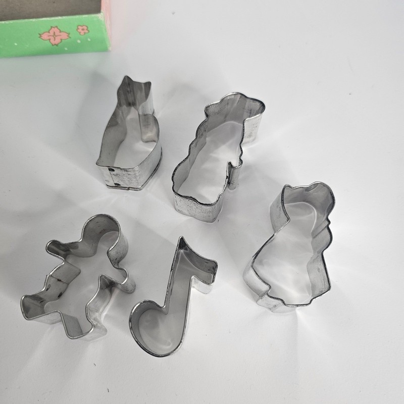 Vintage Mini Metal Cookie Cutters Dutch Boy Girl Music Note Cat Gingerbread Man gallery