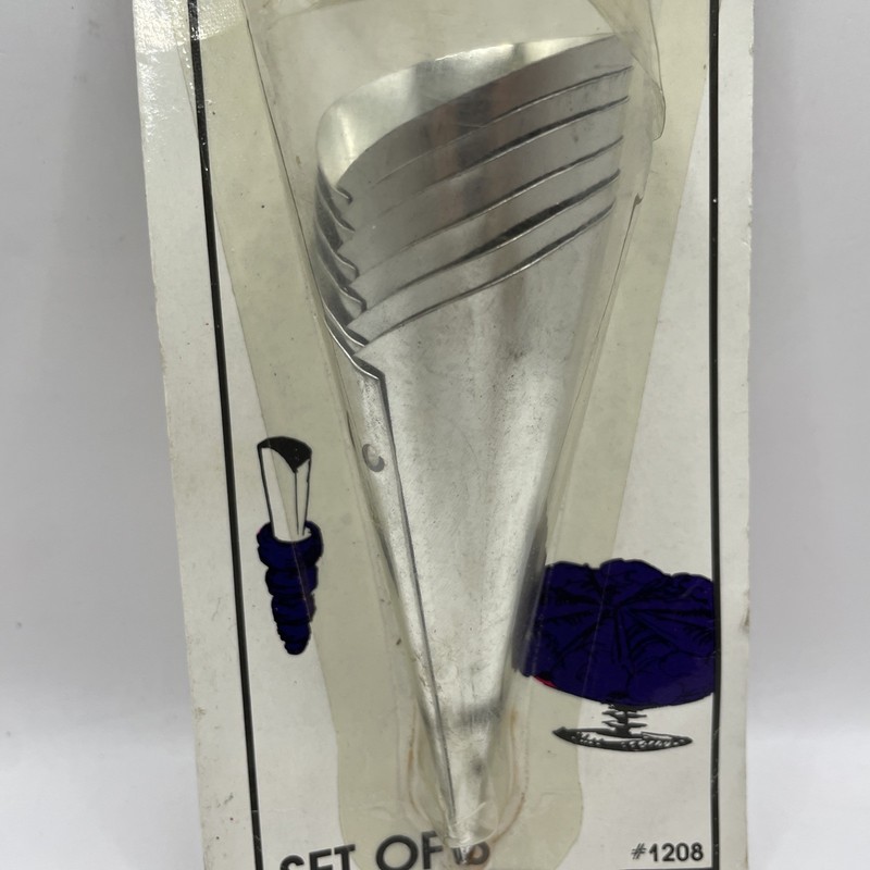 Vintage Wilton Rowoco Pastry Horns Set of 6 Metal Molds Puff Pastry Cannoli gallery