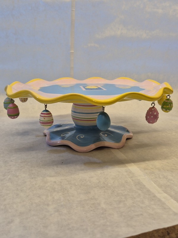 Boston Warehouse EGG HUNT Pedestal Cake Plate With 12 Removable Charms EASTER