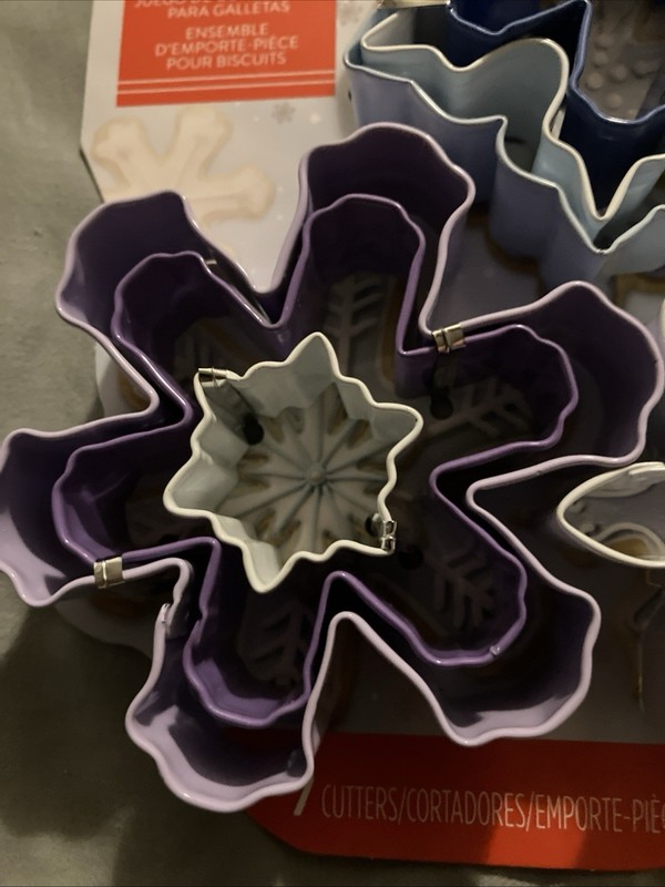 Wilton Metal Cookie Cutter Set 7 Snowflake NEW! gallery