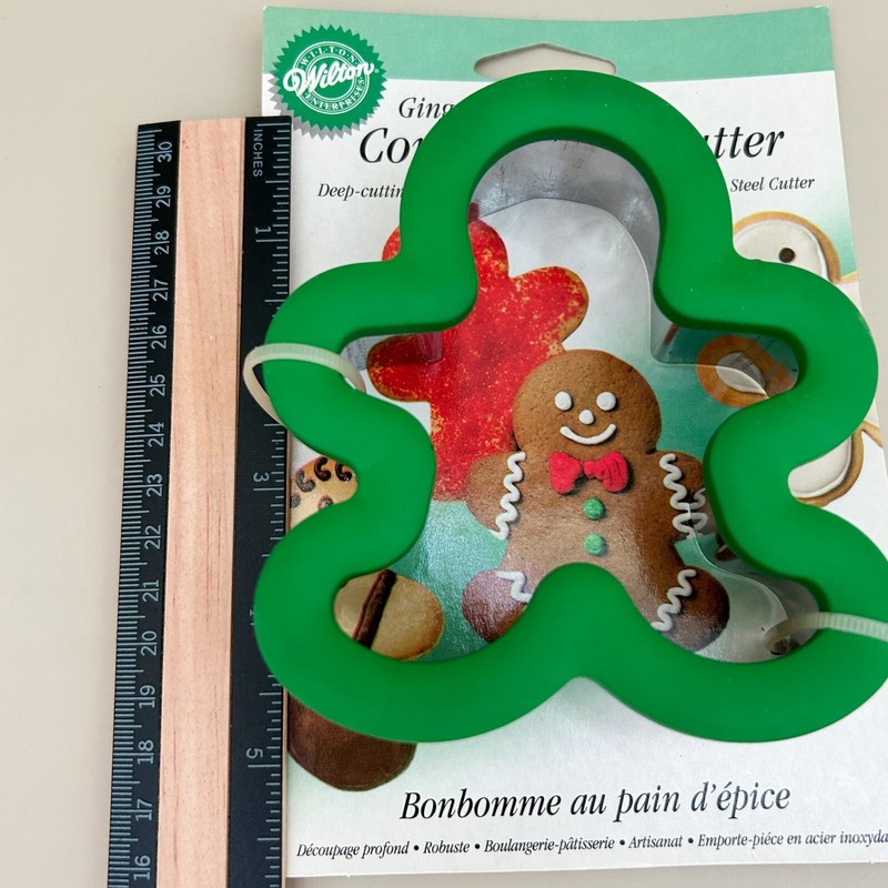 Wilton Comfort Grip Green Gingerbread Man Christmas Cookie Cutter gallery