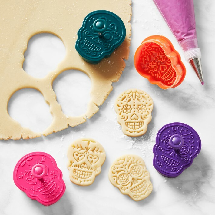 Williams Sonoma Halloween Day of the Dead Skull Cookie Cutters & Decorating Kit gallery