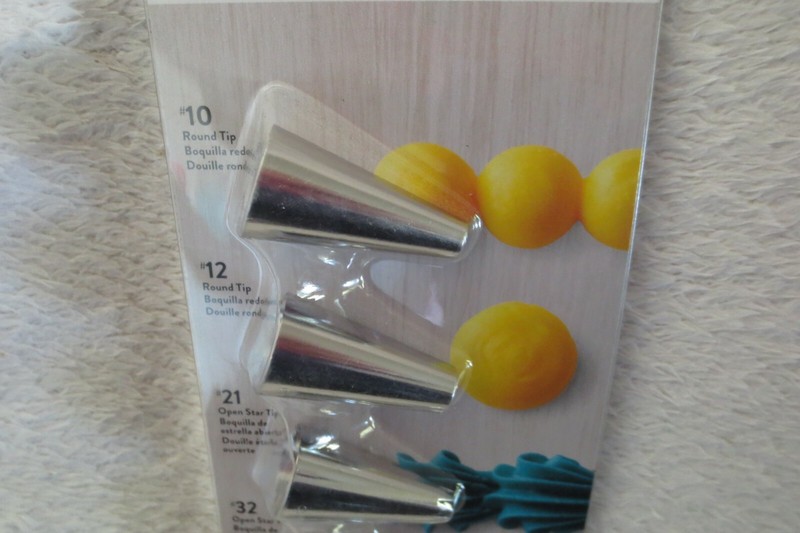 Wilton Cake Decorating Tip Set 4/Pkg Drop Flowers - #10, #12, #21& #32 New gallery