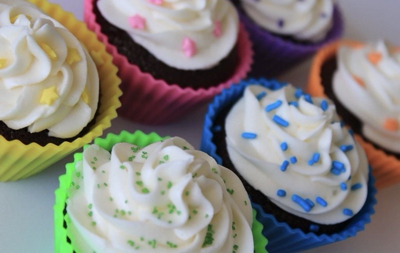 Silicone Cake & Muffin Cupcake Liners –Reusable Baking Cups & Chocolate Mold 48 gallery