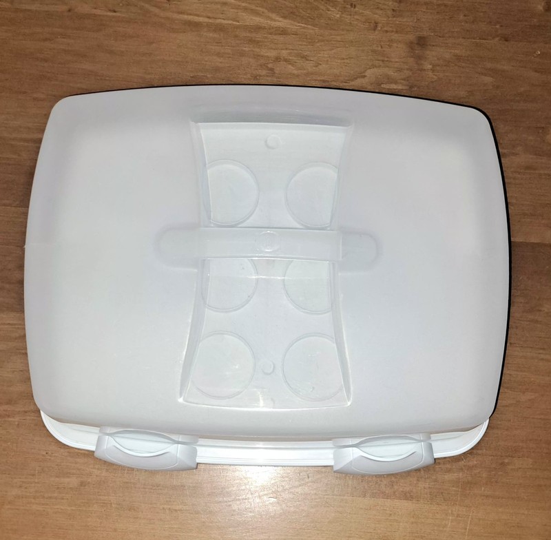 Wilton Ultimate 3 in 1 Caddy Cupcake Cake Holder Carrier Tote 18x14x5.5 USA 2012