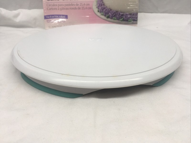 Wilton Round Decorating Turntable for Cake Decorating Plastic 12” w/ Replacement gallery