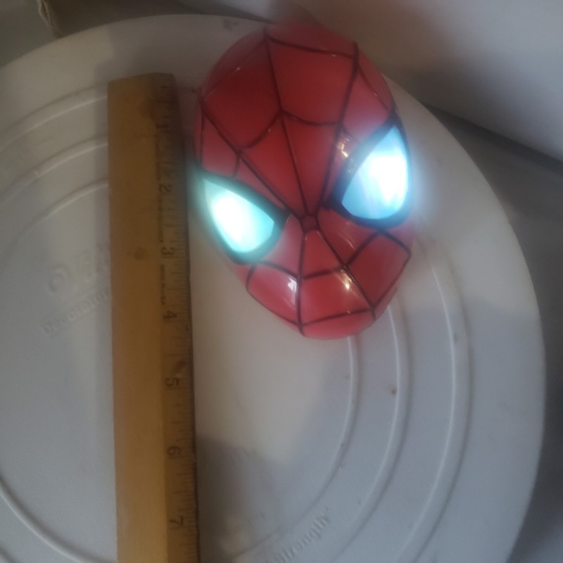 MARVEL SPIDERMAN LIGHT UP CAKE TOPPER -NIGHT LIGHT CLIP ON 5 X 3.25 in. gallery