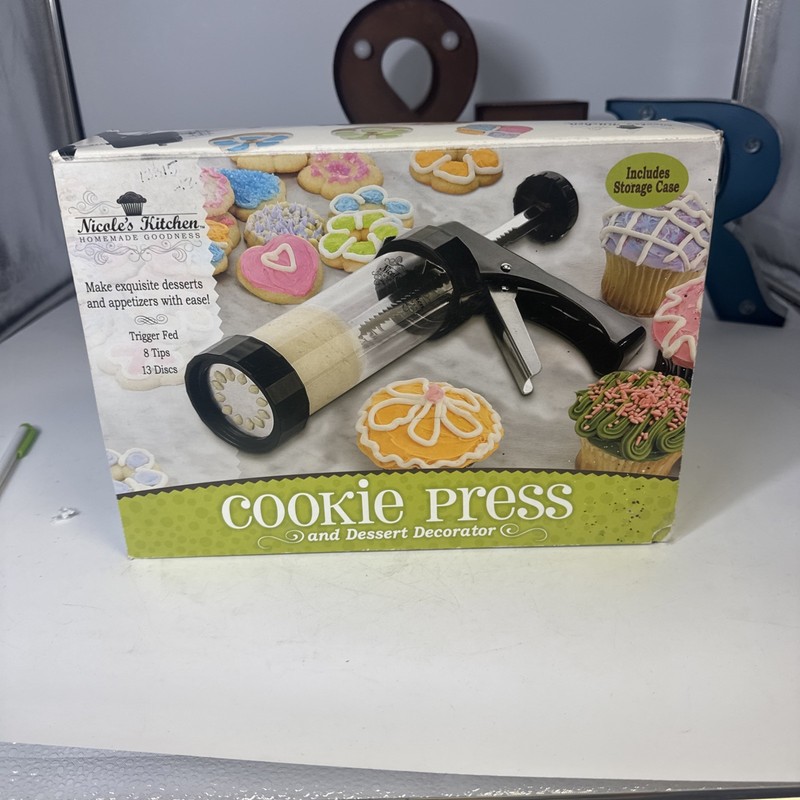 Nicole’s Kitchen Cookie Press & Dessert Decorator NEW NIB W/ Accessories