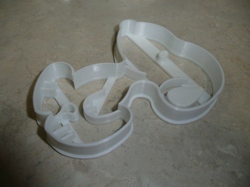 SNOOPY WALKING CHARLIE BROWN PET BEAGLE PEANUTS COOKIE COOKIE CUTTER USA PR3494 gallery
