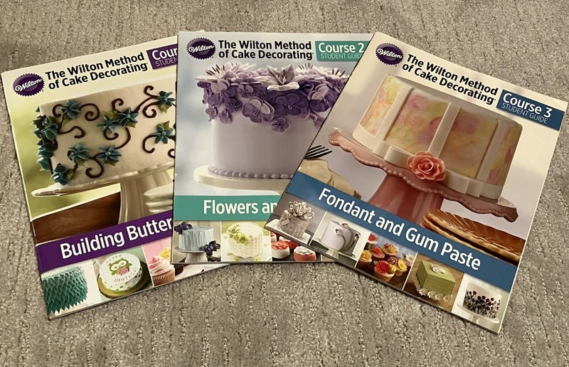 NEW condition – The Wilton Method of Cake Decorating Courses 1-3