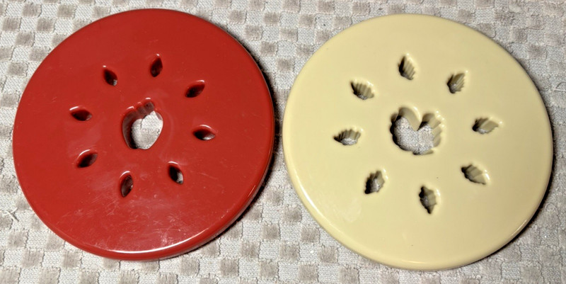 SET OF 2 PIE TOP VENT PRESS CUTTERS APPLE & CHICKEN
