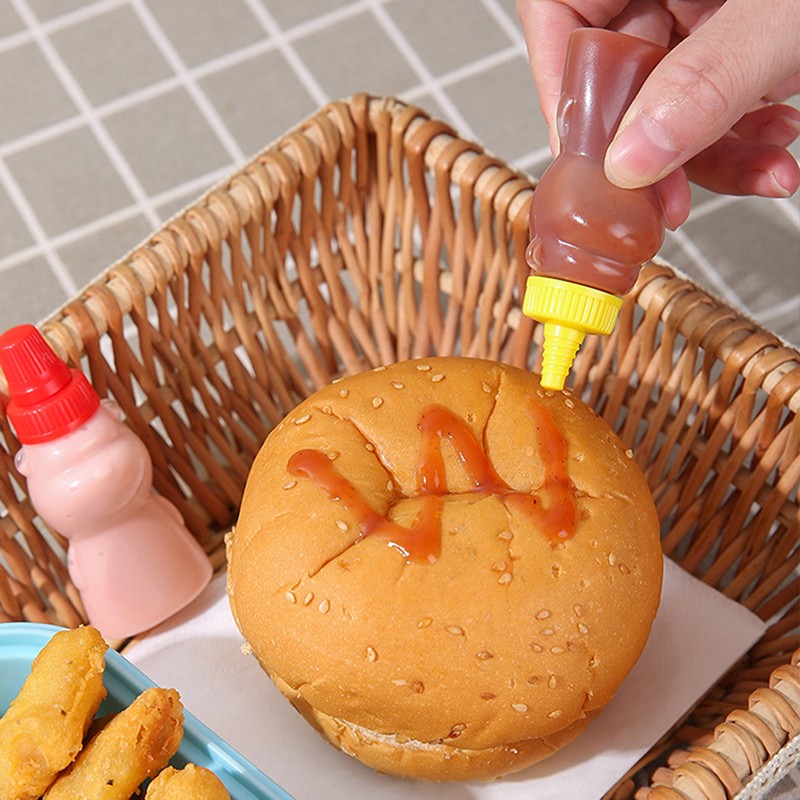 2Pcs/Pack Mini Bear Seasoning Bottle Portable Ketchup Salad Dressing Container gallery