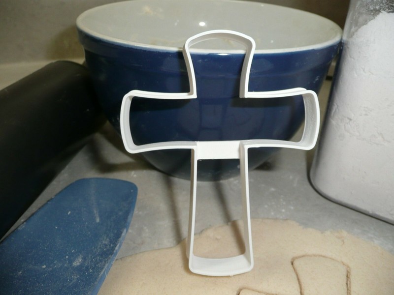 CROSS OUTLINE FLARED ENDS PATTEE STYLE COOKIE CUTTER USA PR4272 gallery