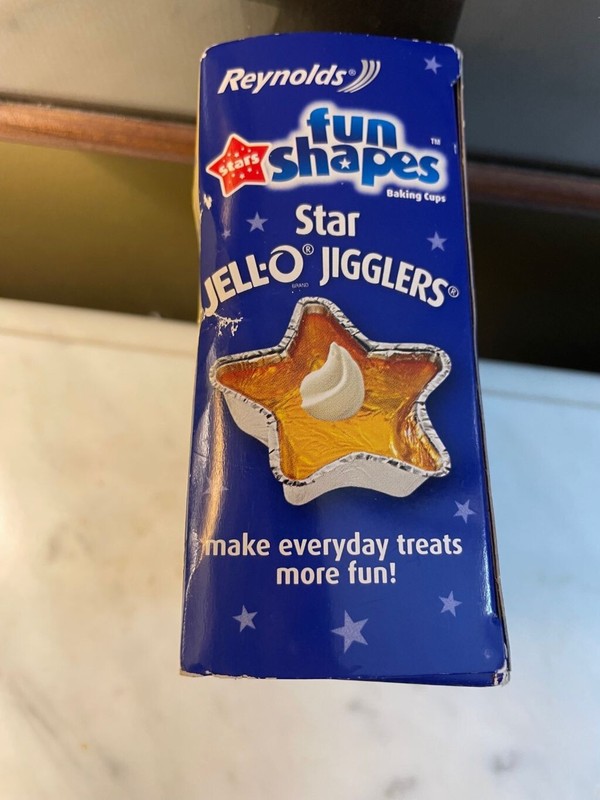 REYNOLDS FUN SHAPES BAKING CUPS 24 STARS Cupcake Tins Jello O Jigglers 2005 gallery