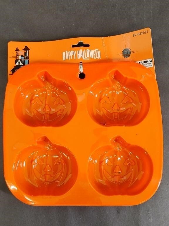 NWT 4pc Lot Halloween Silicone Molds. Chocolate, Baking, Soap, Candy Versatile gallery
