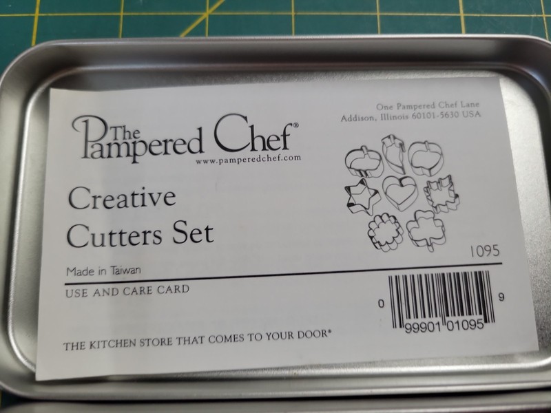 Pampered Chef Creative Cutters Set Mini Cookie Cutters Set of 8 Storage Tin 1095 gallery